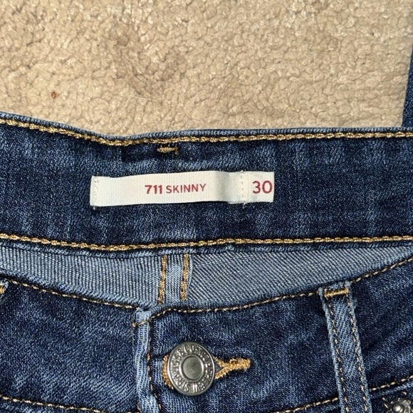 Levi’s 711 Skinny Jeans - Picture 4 of 5